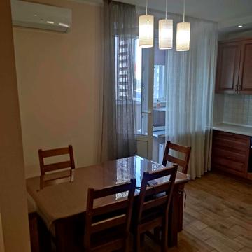 Київська вул., 245