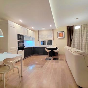 Валерія Лобановського просп. (Червонозоряний), 9/1