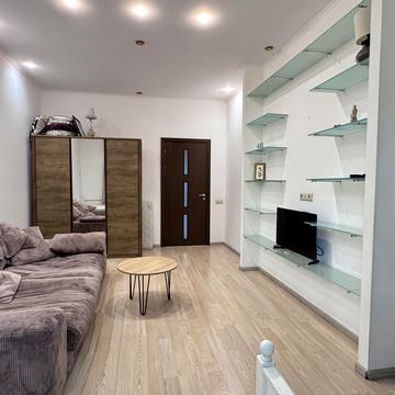 Миколи Міхновського бульв. (Дружби Народів), 26/1