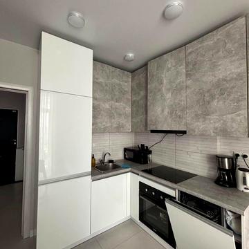 Кадетський Гай вул., 10