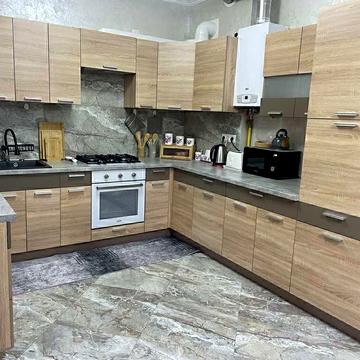 Лева Ревуцького вул., 15