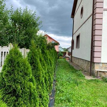 Великий будинок гарна локація