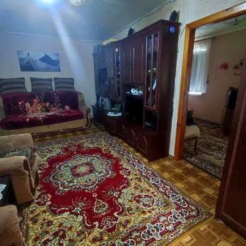 Продам двокімнатну квартиру район Типографія.