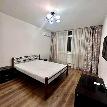 Миколи Бажана просп., 8-Б