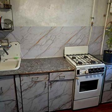 Сдается 2-х к. квартира без ремонта возле Проспекта, ул. Яценко