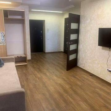 Довгострокова оренда 1к Квартира Високовольтна вулиця