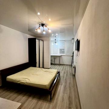 Академіка Сахарова вул., 9