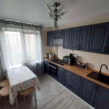 Науки просп., 7