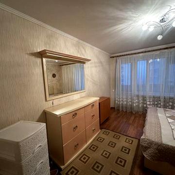 Здам 3-х кімнатну квартиру в центрі міста