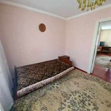 Здається в оренду будинок, три кімнати.