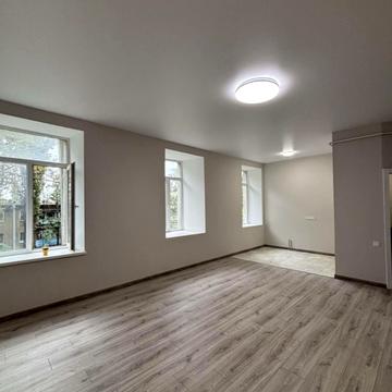 Болгарська вул., 7