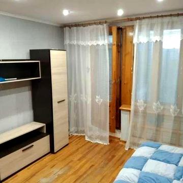 Сдам 1-но комн.кв м.Дворец спорта, ул.Каденюка.