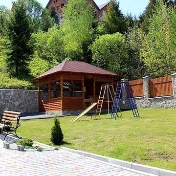 Коновальця, 13