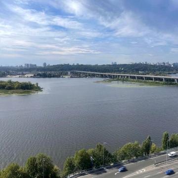 Дніпровська набережна вул., 15-Д