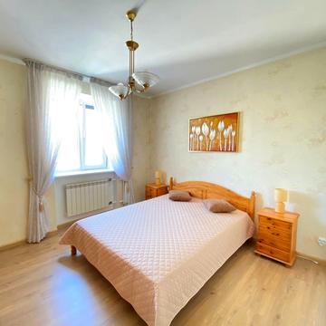 Вишнева вул., 1а