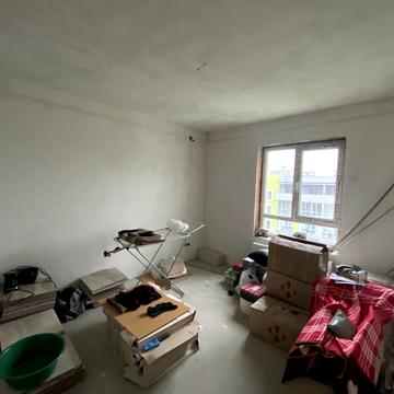 Угорська вул., 2