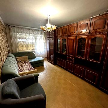 Варненська вул., 1