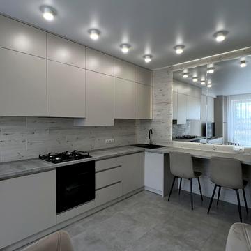 Студентська вул., 24