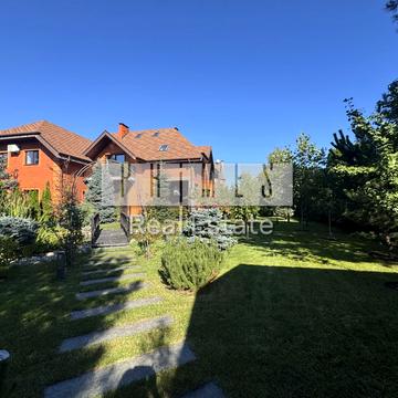 Анатолія Соловяненка вул., 88