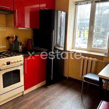 Стадіонний проїзд, 4