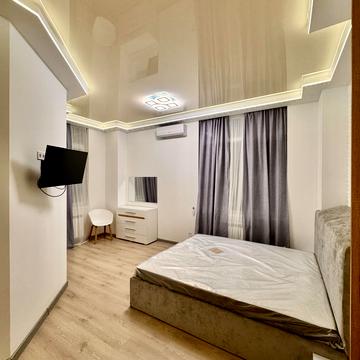 Нагірна вул., 18/16