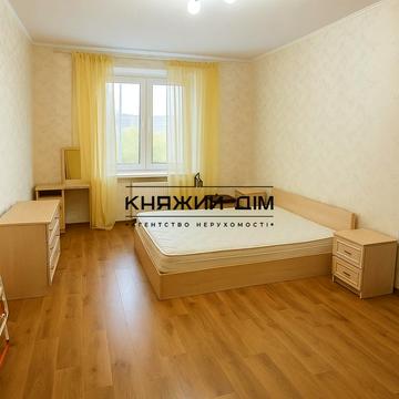 Ясинуватський пров., 11