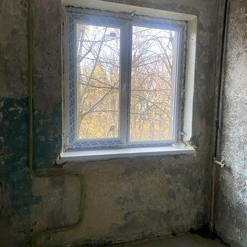 Продам 2-х кім.кв з розп. ремонтом напроти мебельних магазинів.