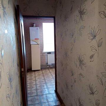 Продається простора 2-кімнатна квартира у цегляному будинку, готова до