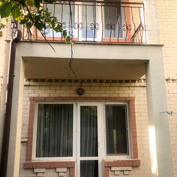 Дніпровська вул.