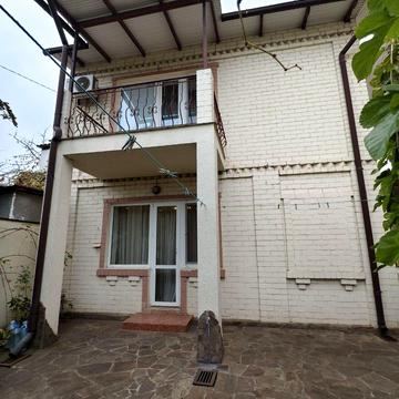 Дніпровська вул.