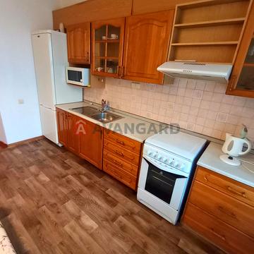 Старонаводницька вул., 4-Б