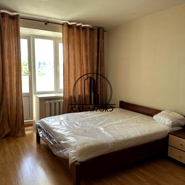 Олександра Довженка вул., 14