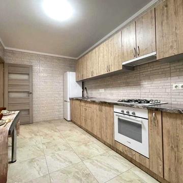 Миру вул., 36