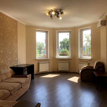 Вінстона Черчилля вул. (Червоноткацька), 43