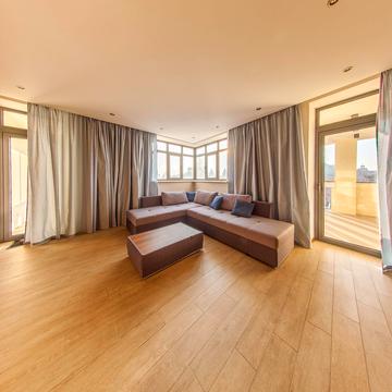 Круглоуніверситетська вул., 2/1