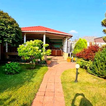 Центральна вул.