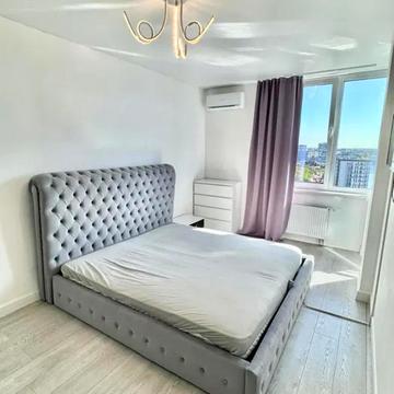 Вячеслава Чорновола просп. (), 77