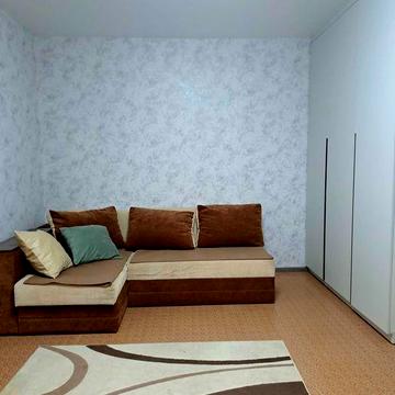 вул. Братства Тарасівців 10 , 3к квартира, метро Харківська 5хв пішки.