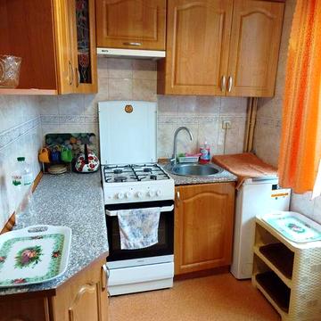 Сдам 3з комнатную кВ площадь Восстания!