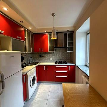 Оренда 2-кімнатної квартири по вул. Відінська