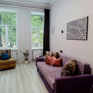 Софії Яблонської вул. (), 1