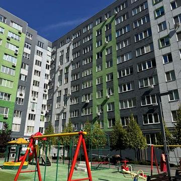 Двокімнатна квартира в розвиненому районі!Поруч є вся інфраструктура!