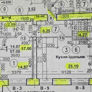 Продається квартира в цегляному будинку на Дружбі