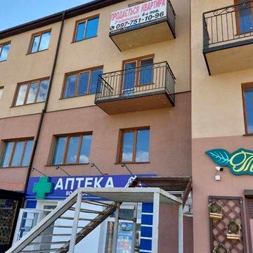 2х поверхова квартира в центрі Старої Вижівки