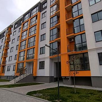 Райдужна вул., 104