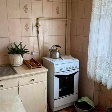 Академіка Доброхотова вул., 6