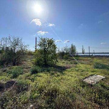 Новобудівна вул., 1