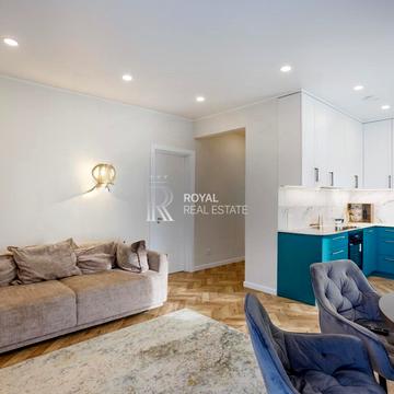 Предславинська вул., 40