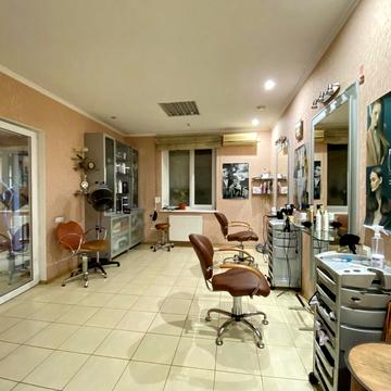 Театральна вул. (Васляєва), 35