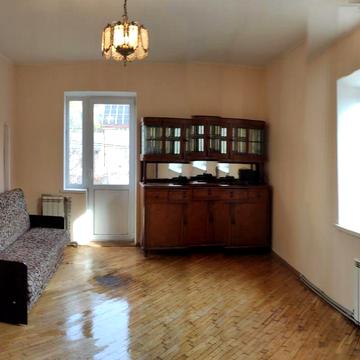 Метро "Голосіївська" пішки! Окрема квартира в приватному секторі